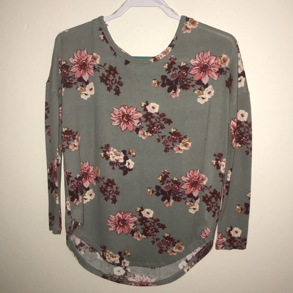 Long sleeve floral top